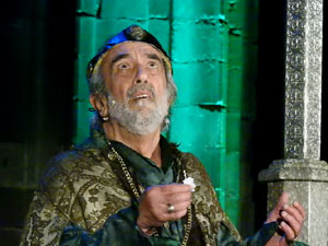 SRepresentaci&oacute; de la Consueta de Sant Jordi cavaller a la nau g&ograve;tica de la Catedral