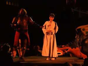 SRepresentaci&oacute; de la Consueta de Sant Jordi cavaller a la nau g&ograve;tica de la Catedral