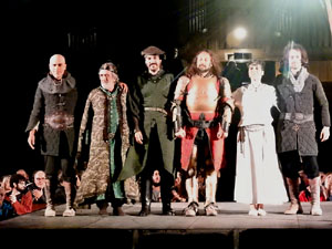 SRepresentaci&oacute; de la Consueta de Sant Jordi cavaller a la nau g&ograve;tica de la Catedral