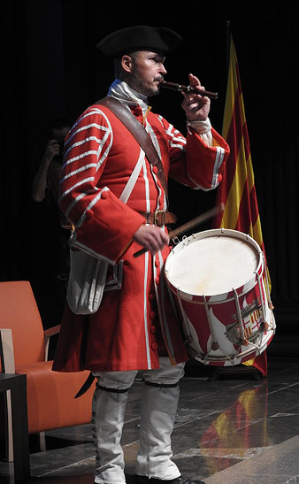El músic Ramon Redorta durant l'homenatge