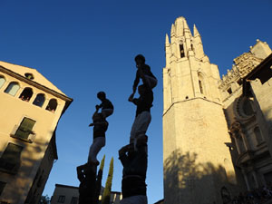 Fires de Sant Narc&iacute;s 2023. Els Castells de Vig&iacute;lia amb els Marrecs de Salt, Colla Castellera de Madrid  i la Colla Castellera Esperxats de l'Estany