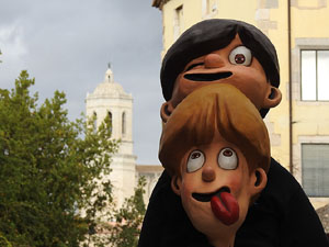 Fires de Sant Narc&iacute;s 2023. Cercavila de gegantons amb la Girona Marxing Band