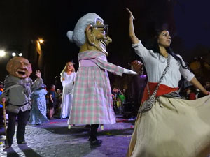 Ballades a la plaça del Vi