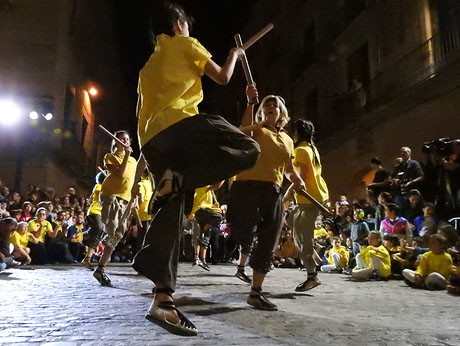 Fires de Sant Narcís 2023. El pregó. Ballades a la plaça del Vi