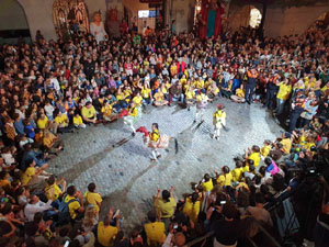 Ballades a la plaça del Vi