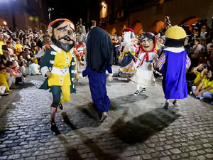 Ball de l'àliga, capgrossos i gegants