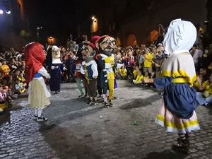 Ball de l'àliga, capgrossos i gegants