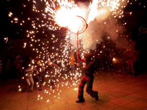 Fires de Sant Narc&iacute;s 2023. Correfoc amb els Trons de l'Onyar