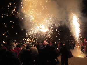 Fires de Sant Narc&iacute;s 2023. Correfoc amb els Trons de l'Onyar