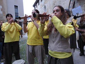 Fires de Sant Narc&iacute;s 2024. Passejada amb els capgrossos pels carrers del Barri Vell