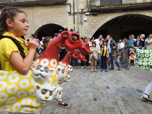 Arribada a la pla&ccedil;a del Vi i ball de l'&Agrave;liga de la Ciutat