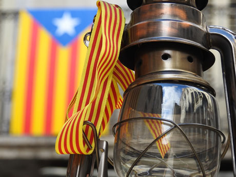 Arribada a la pla&ccedil;a del Vi i ball de l'&Agrave;liga de la Ciutat