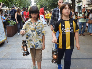 Cercavila de la Flama del Canig&oacute; 2024 fins la pla&ccedil;a del Vi