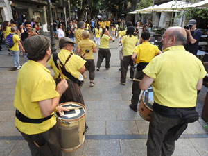 Cercavila de la Flama del Canig&oacute; 2024 fins la pla&ccedil;a del Vi