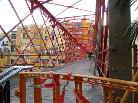 Ponts de Girona. Pintat del pont de les Peixateries Velles