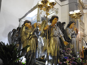 Setmana Santa 2024 a Girona. Exposanta a l'església dels Dolors