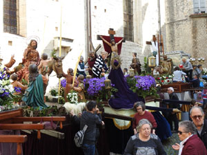 Setmana Santa 2024 a Girona. Preparació dels Passos de la processó