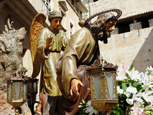 Setmana Santa 2024 a Girona. Preparació dels Passos de la processó