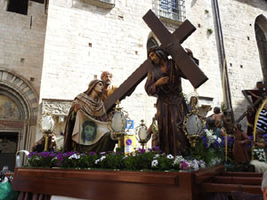 Setmana Santa 2024 a Girona. Preparació dels Passos de la processó