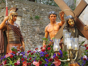 Setmana Santa 2024 a Girona. Preparació dels Passos de la processó