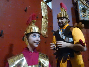 Setmana Santa 2024 a Girona. Sortida dels Manaies per lliurar el Penó