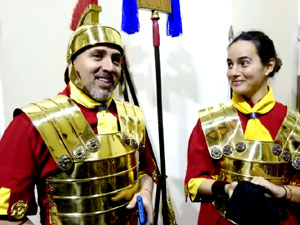 Setmana Santa 2024 a Girona. Sortida dels Manaies per lliurar el Penó