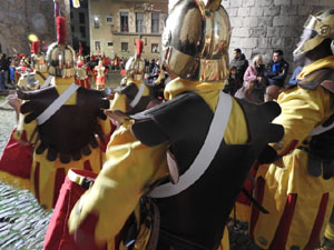 Setmana Santa 2024 a Girona. Sortida dels Manaies per lliurar el Penó