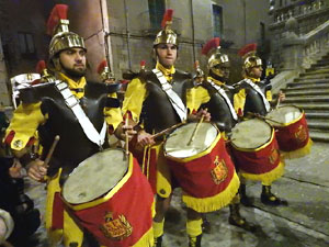 Setmana Santa 2024 a Girona. Sortida dels Manaies per lliurar el Penó