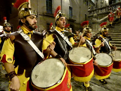 Lliurament del Penó dels Manaies