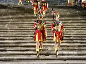 Setmana Santa 2024 a Girona. Sortida dels Manaies per lliurar el Penó