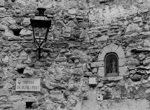 Fornícula amb imatge al carrer Batlle i Prats. 1983