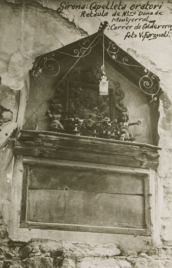 Capelleta-oratori a la Mare de Déu de Montserrat, al carrer Calderers. 1911