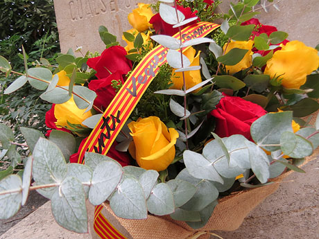 Homenatge floral a Carles Rahola a la Rambla de la Llibertat