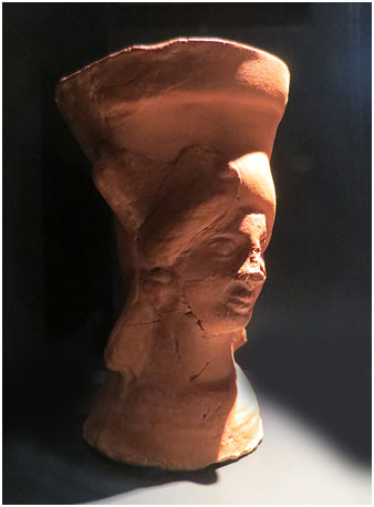 Peveter (Timiat&egrave;rion). Terracota. Edat del Ferro, ib&egrave;ric, segle III aC. Mas Castell&agrave;, Pont&oacute;s