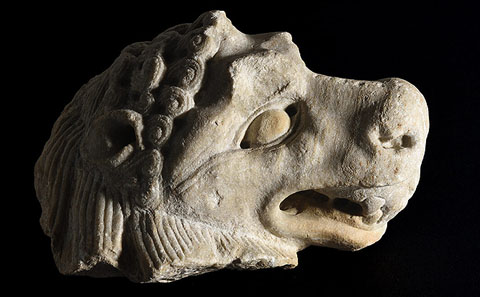 Cap de lle&oacute;. Marbre. Segle XII. Mestre de Cabestany. Sant Pere de Rodes. El Port de la Selva