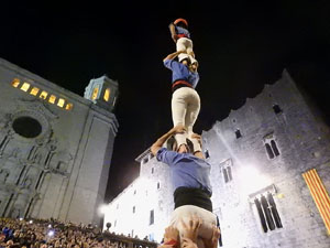 Fires de Sant Narc&iacute;s 2024. Pilar a les escales de la Catedral