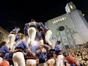 Fires de Sant Narc&iacute;s 2024. Pilar a les escales de la Catedral