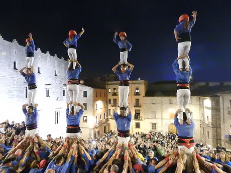 Fires de Sant Narcís 2024. Pilar a les escales de la Catedral