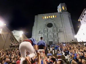 Fires de Sant Narc&iacute;s 2024. Pilar a les escales de la Catedral