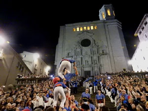 Fires de Sant Narc&iacute;s 2024. Pilar a les escales de la Catedral