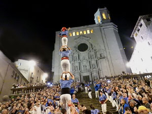 Fires de Sant Narc&iacute;s 2024. Pilar a les escales de la Catedral
