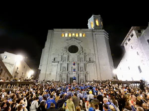 Fires de Sant Narc&iacute;s 2024. Pilar a les escales de la Catedral