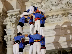 Fires de Sant Narc&iacute;s 2024. Pilar a les escales de la Catedral