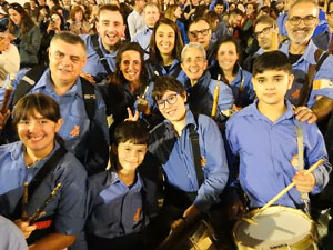 Fires de Sant Narc&iacute;s 2024. Pilar a les escales de la Catedral