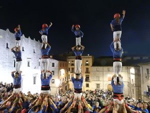 Fires de Sant Narc&iacute;s 2024. Pilar a les escales de la Catedral