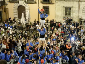 Fires de Sant Narc&iacute;s 2024. Pilar a les escales de la Catedral