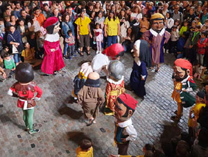 Fires de Sant Narcís 2024. Ball de l'Àliga, capgrossos i gegants