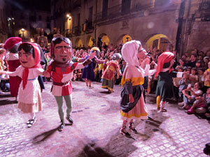 Fires de Sant Narcís 2024. Ball de l'Àliga, capgrossos i gegants