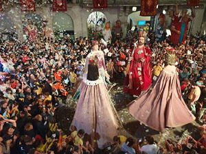 Fires de Sant Narcís 2024. Ball de l'Àliga, capgrossos i gegants