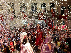 Fires de Sant Narcís 2024. Ball de l'Àliga, capgrossos i gegants